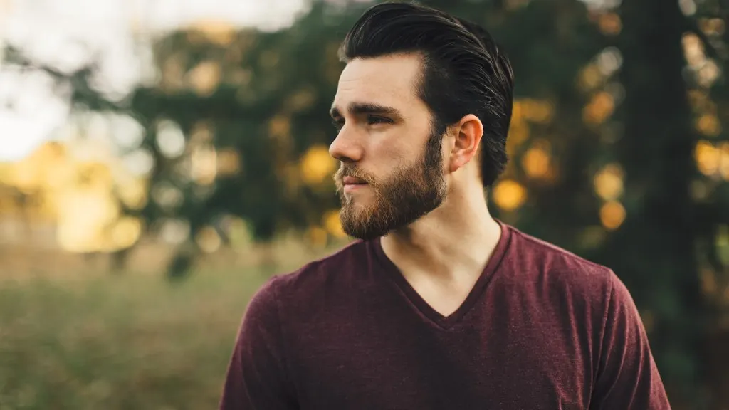 Can a navy seal have a beard?